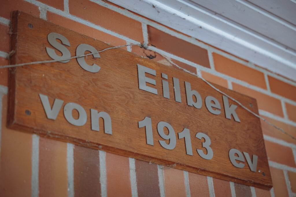 HASPA und MOPO suchen die "Bessermacher": Schild vom SC-Eilbek