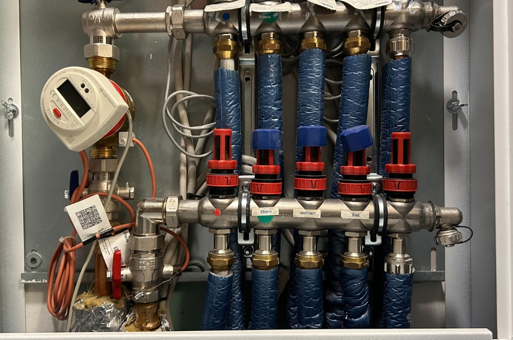 Fußbodenheizung entlüften: Uponor System