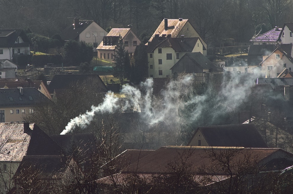 Feinstaubemissionen, rauchende Schornsteine